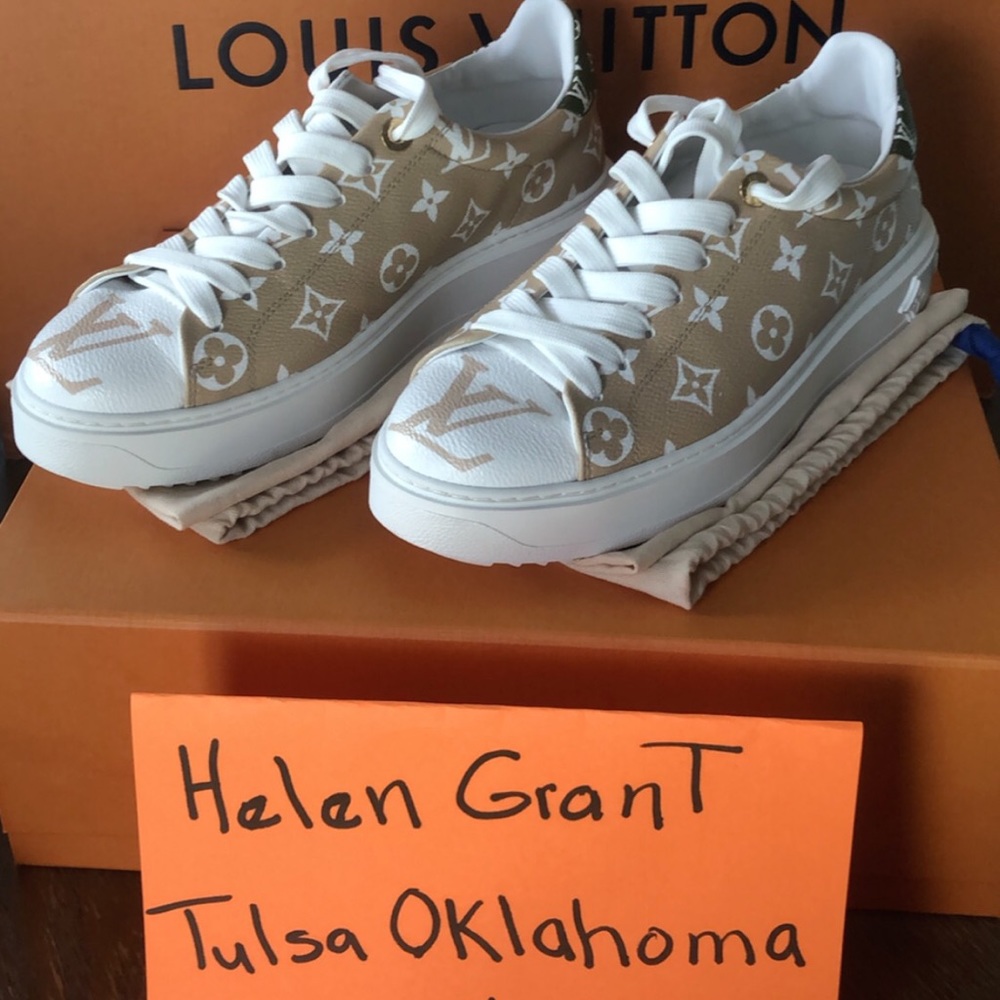 🔥sold🔥Louis Vuitton Time Out Sneaker Giant